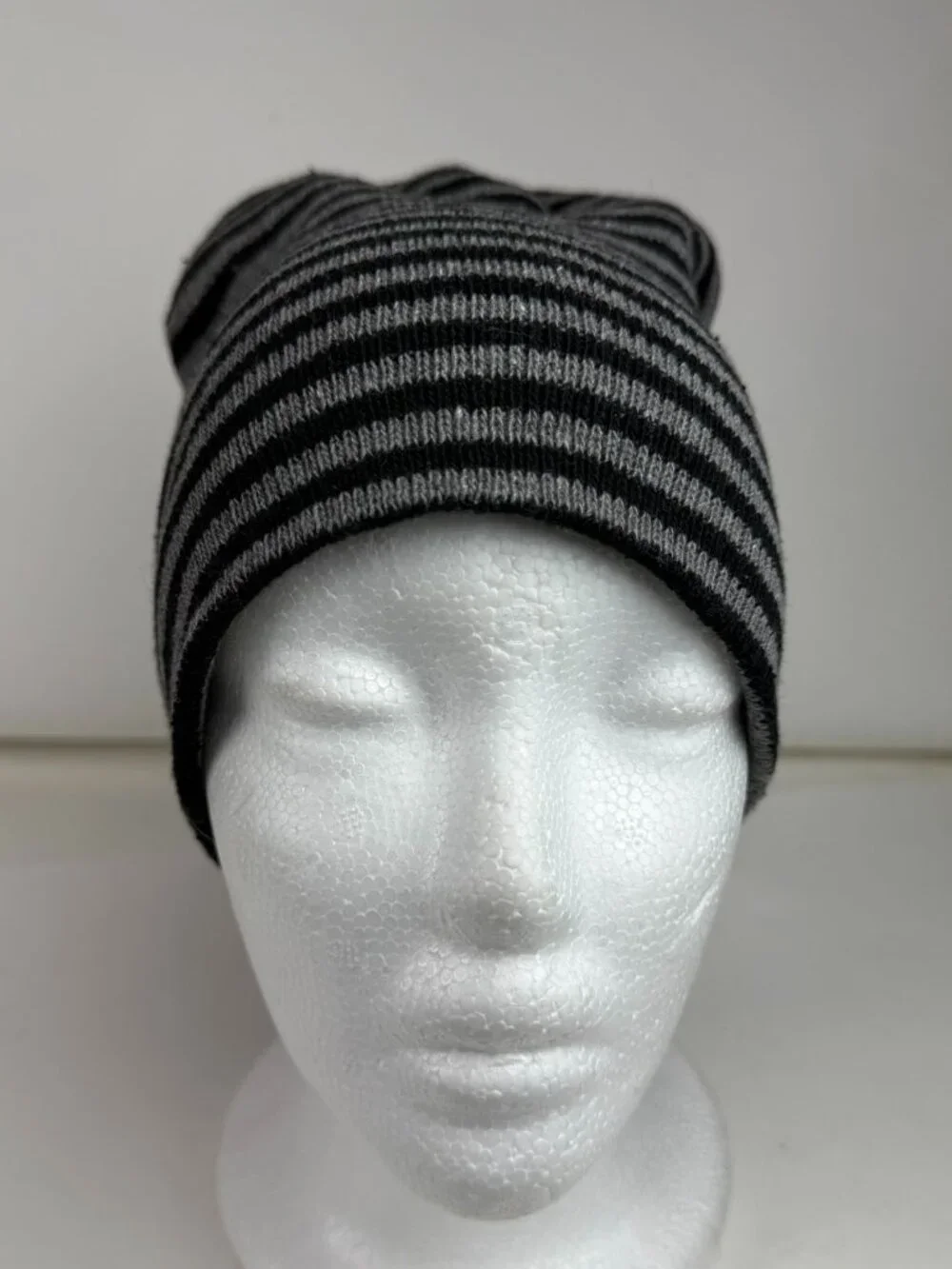 Black Grey Striped Slouchy Beanie Knit Hat Winter Unisex OSFM RN 121229